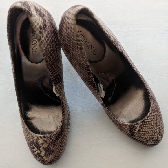 Snake Print Heels | Size 7.5 - Picture 3 of 6